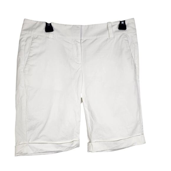 Ann Taylor Womens Boardwalk Shorts Size 4 White Cuffed Stretch Bermuda Pockets - Picture 1 of 7